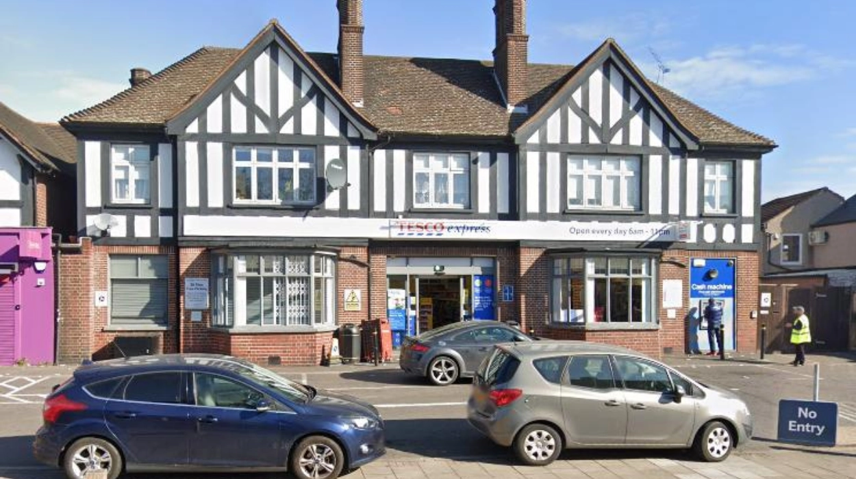 Oxlow Lane Dagenham Tesco Express temporarily closed die to ‘refurb’