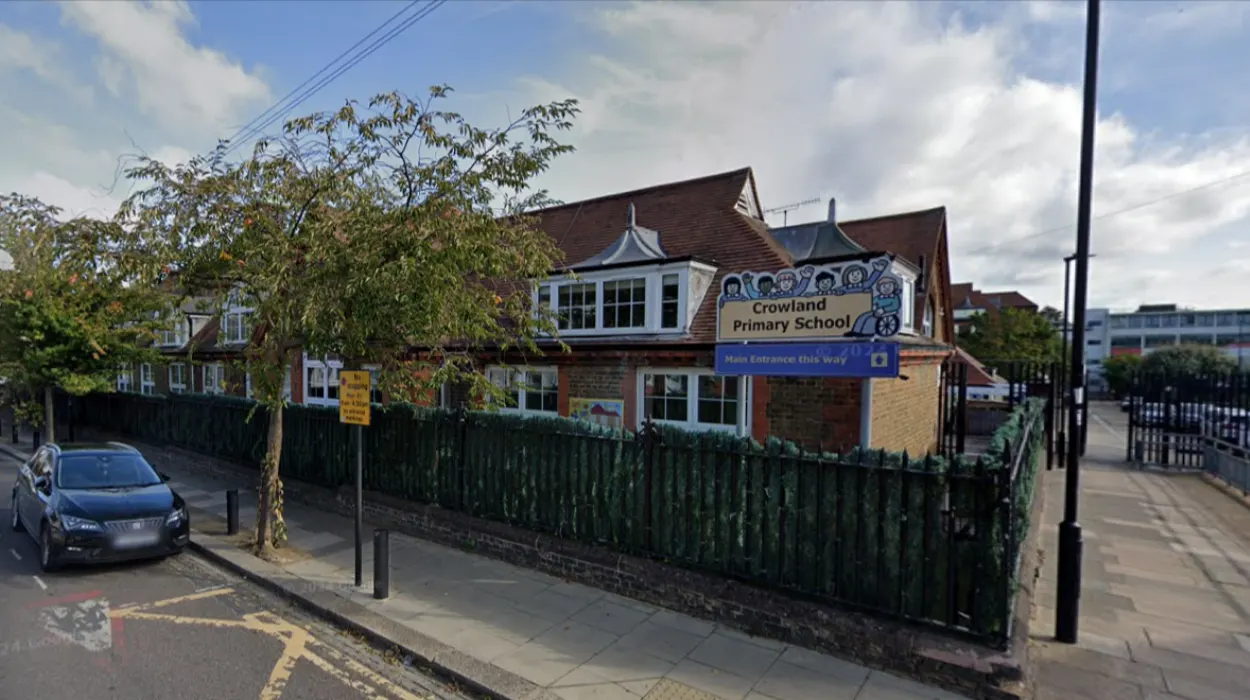 Crowlands Primary Pupils Lead Chewing Gum Clean-Up in Ramford, Havering