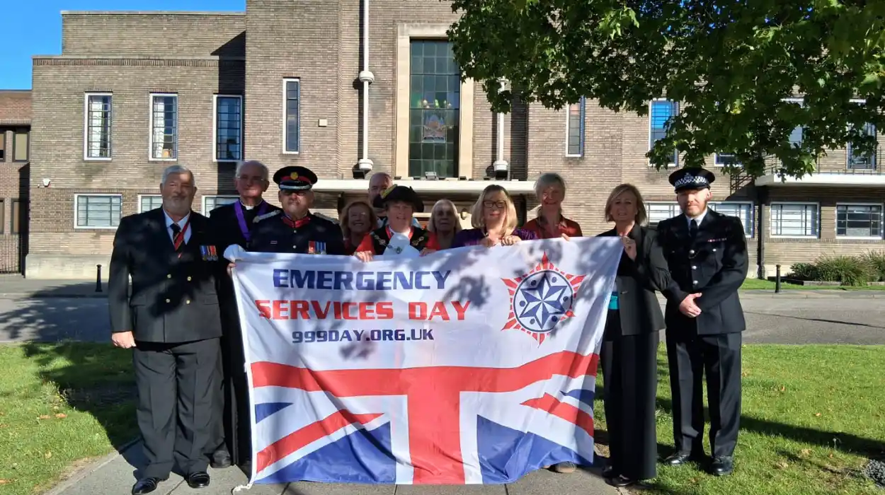 Havering honours emergency services with 999 flag raising