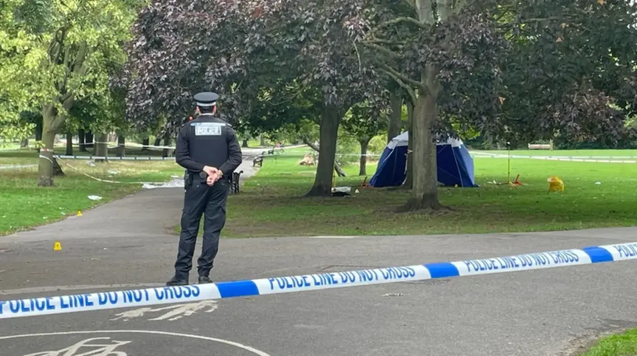 Man dead, woman injured in Clissold Park Hackney shooting