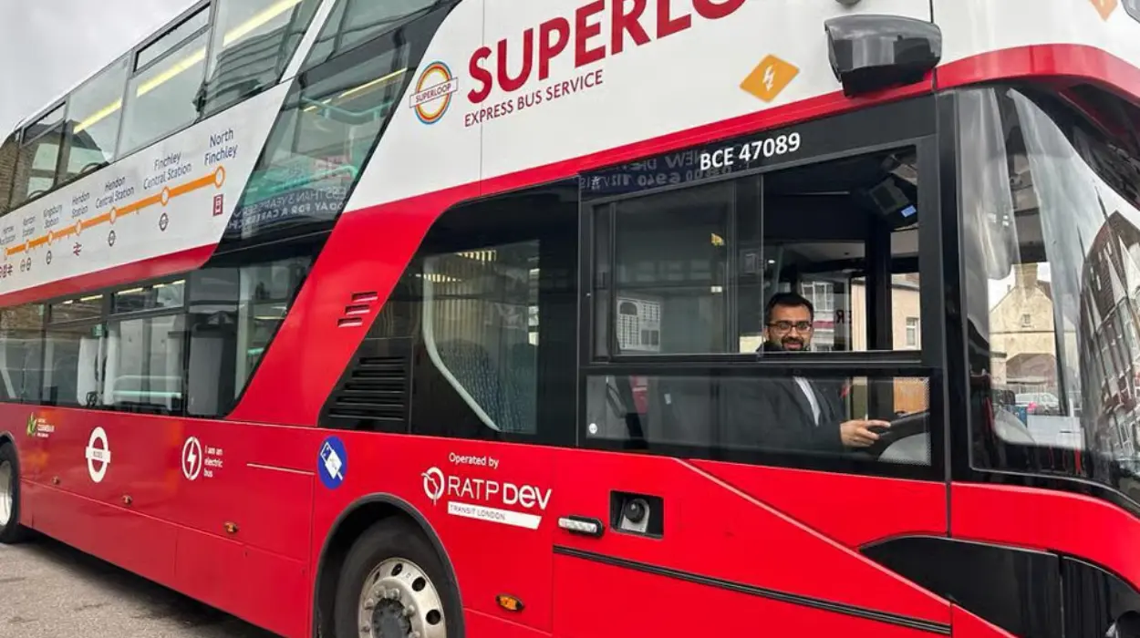 New Superloop Express Bus Route Launches in East London 2026