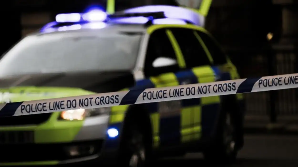 Romford Road Manor Park Crash Two Hospitalised