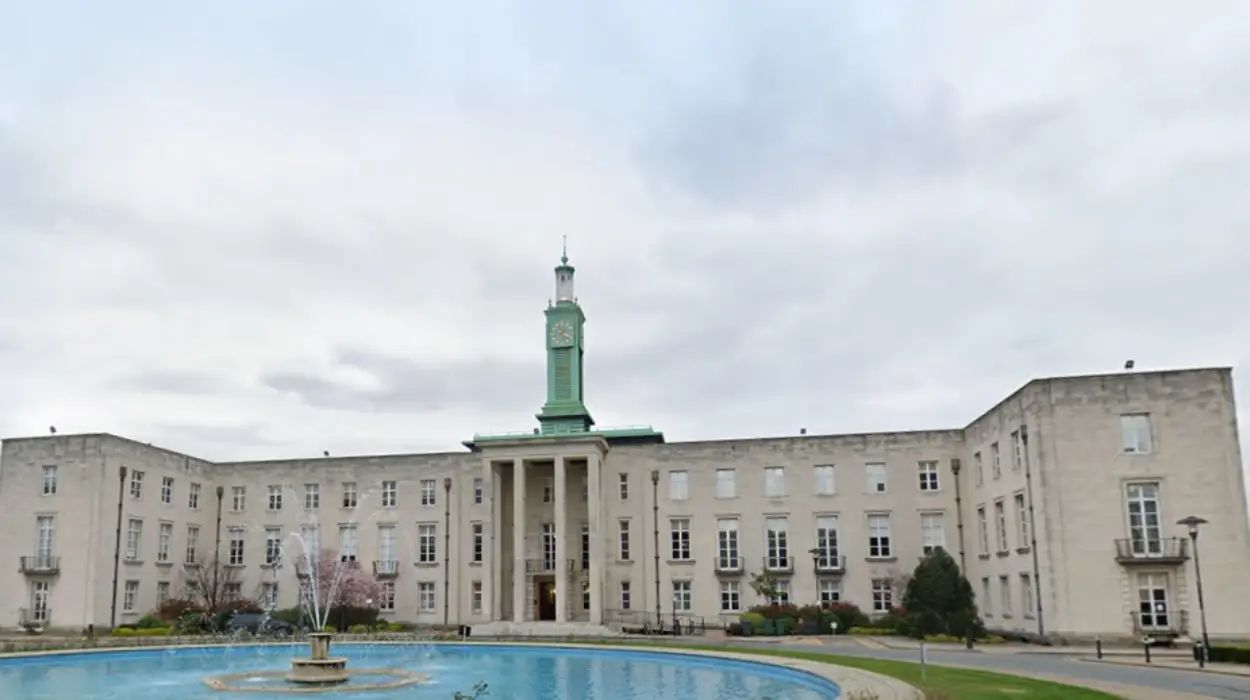 Tenant punched by landlord over repairs; landlord escapes punishment