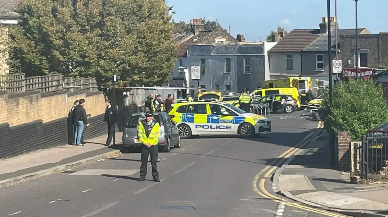 Young motorcyclist killed in southeast London crash