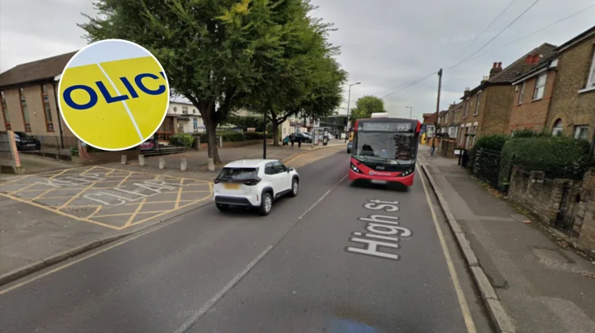 Chaos as Youths Hurl Objects in Hornchurch Street Fight 2026
