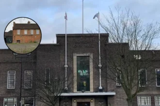 Morris Dancer Melksham Close licence bid, Harold Hill 2026