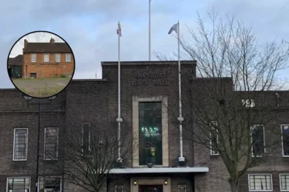 Morris Dancer Melksham Close licence bid, Harold Hill 2026