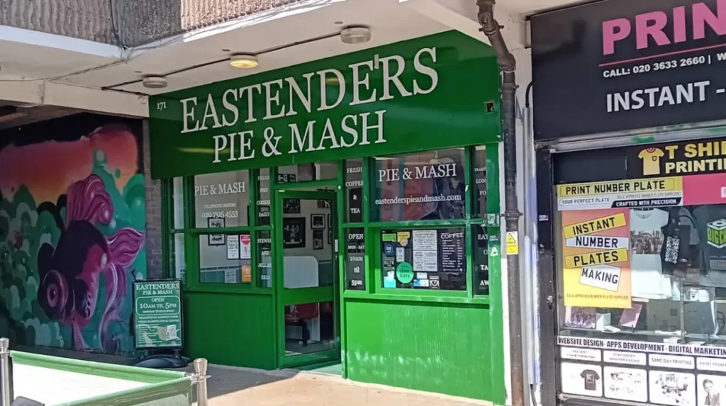 How does the food and drink scene reflect Hackney’s diversity?
