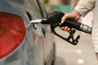 UK Inflation Falls but Energy Crisis Threatens Recovery