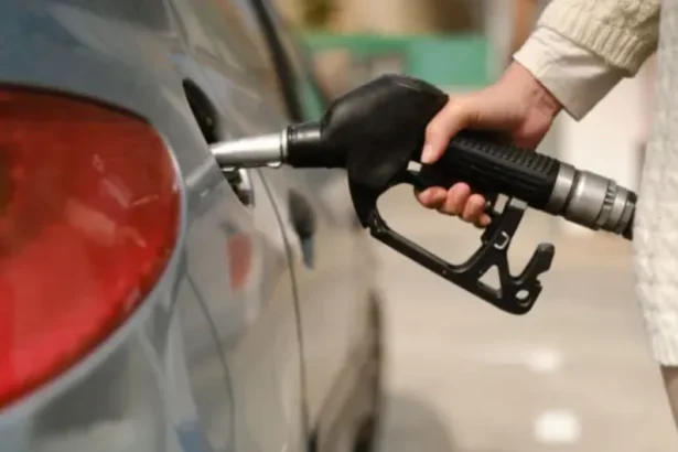UK Inflation Falls but Energy Crisis Threatens Recovery
