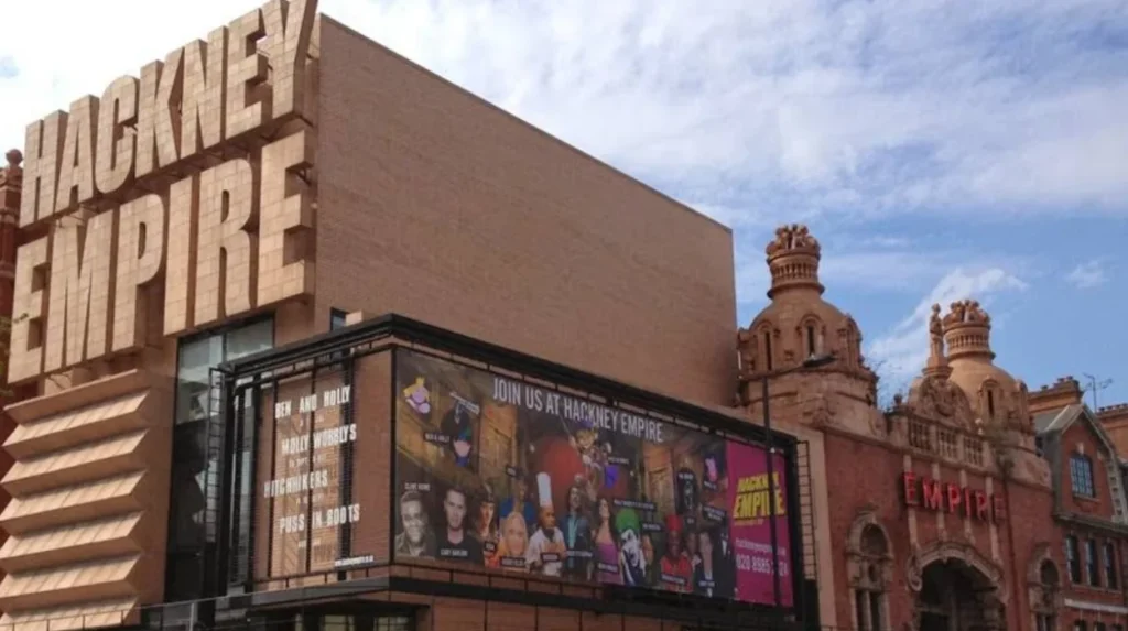 What are the best historical landmarks to visit in Hackney?