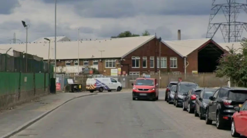 Barking Stabbing Man Critical After East London Street Fight