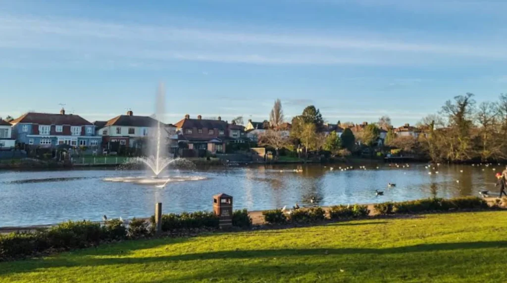 How can digital nomads and business travellers use Havering for work and downtime?