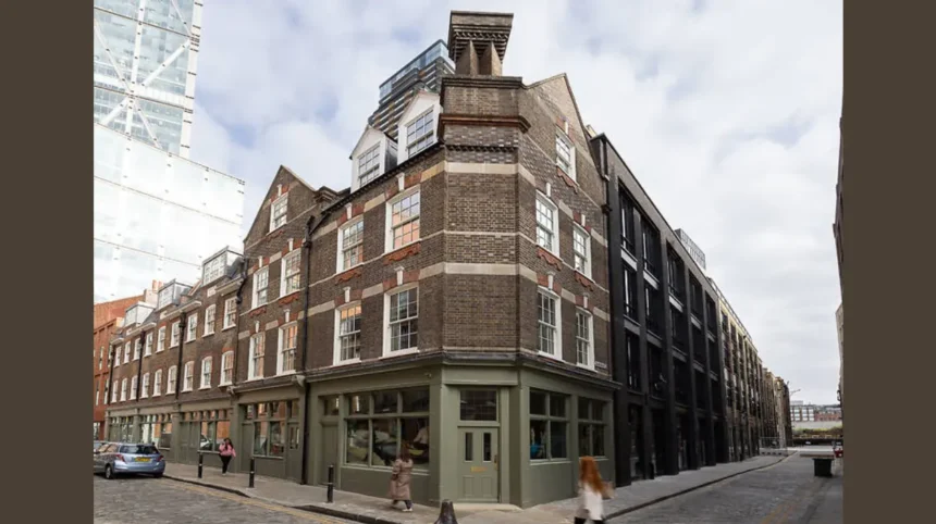 The Bear Pop-Up in East London Gives Away 2,000 Free Sandwiches