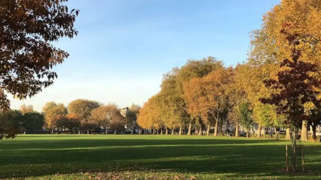 What Are the Top Leisure and Outdoor Activities Available in Hackney's Green Spaces?