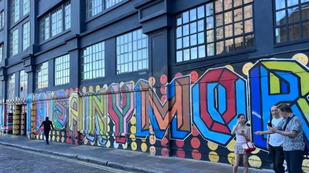 What makes Hackney the top destination for street art in London?