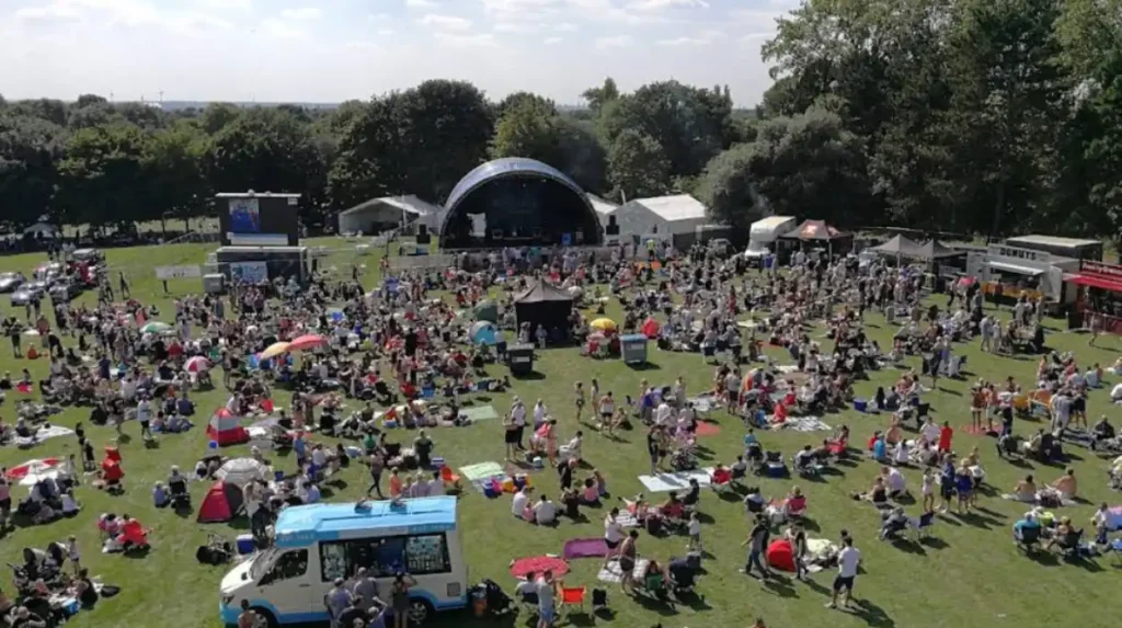 What weekend events and festivals happen in Havering?