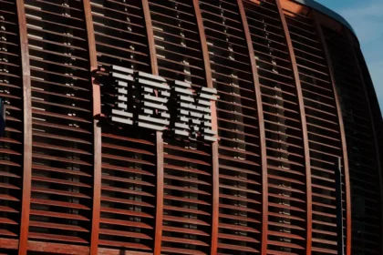 Apple Climbs. IBM Crashes. What Earnings Season Is Really Telling Investors.