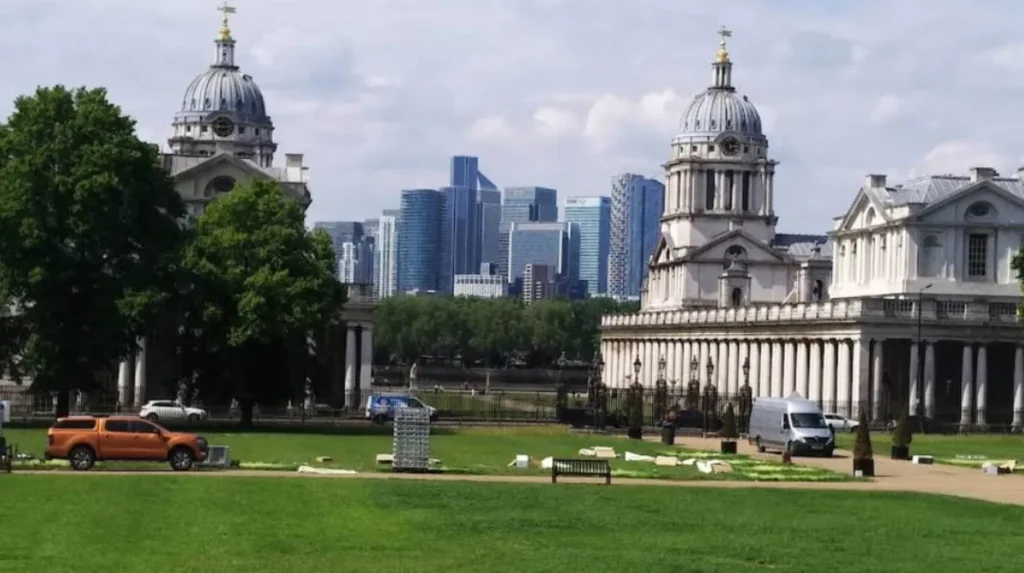 How can visitors plan an efficient Tower Hamlets itinerary?