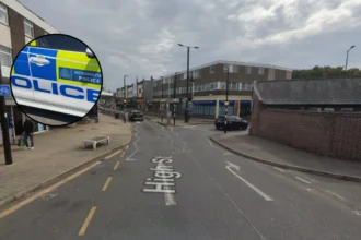 Masked thieves smash Boots perfume cabinet — Hornchurch 2026
