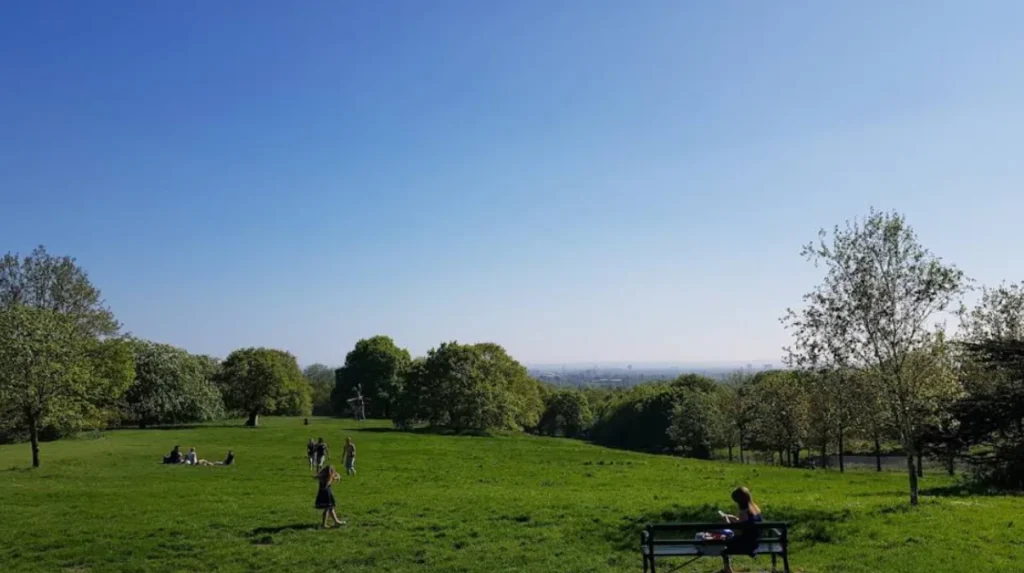 What makes Havering attractive to tourists and leisure travellers?
