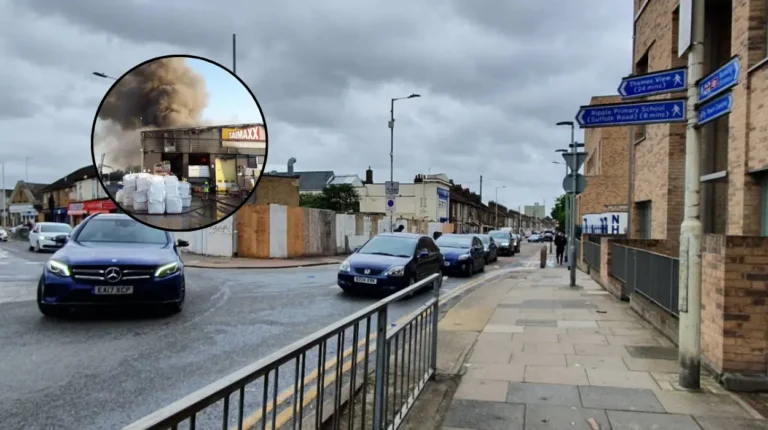 125 Firefighters Tackle Massive Ripple Road Warehouse Fire, Barking 2026