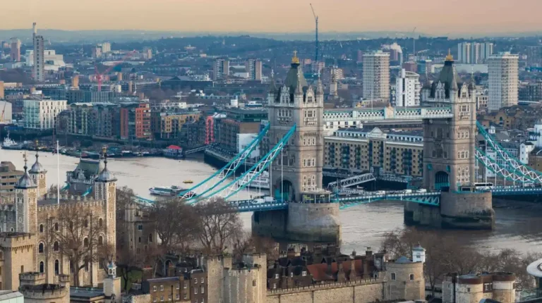 A Tourist's Guide to Exploring Tower Hamlets and East London | History, Markets & Attractions