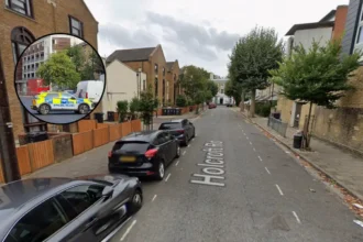Emergency Services Close Well Street Following Stabbing Near School, Hackney 2026