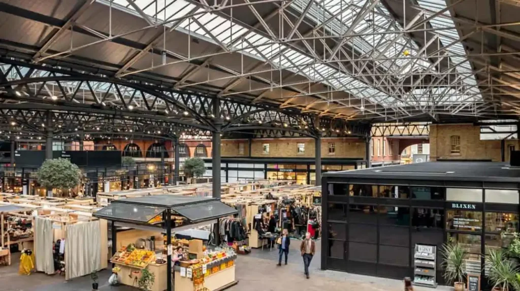How does Tower Hamlets blend heritage with modern development?