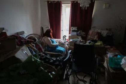 'I've Been Left to Rot': East London Woman Says She Has Lived in Mouldy Flat for Three Years 