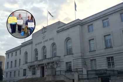 Campaigners Fight Floating Bus Stops on Queensbridge Road Hackney 2026
