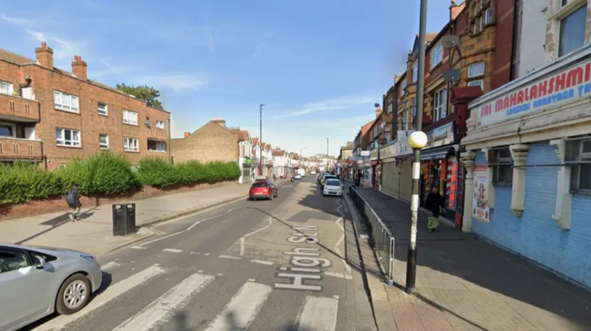Police Incident Shuts High Street North Bus Lane in East Ham 2026