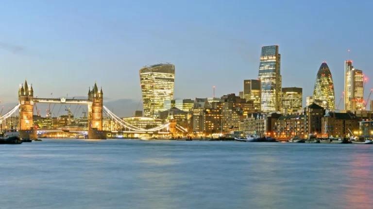 Tower Hamlets Guide_ First-Time Visitor Guide to East London