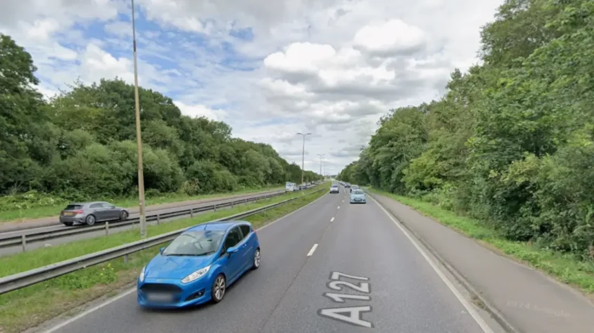 Man Killed by Lorry Crossing A127: Police Appeal Havering 2026