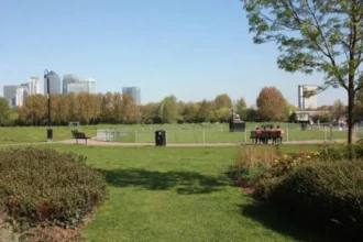 Tower Hamlets Parks Guide_ Picnics, Walks and Relaxation